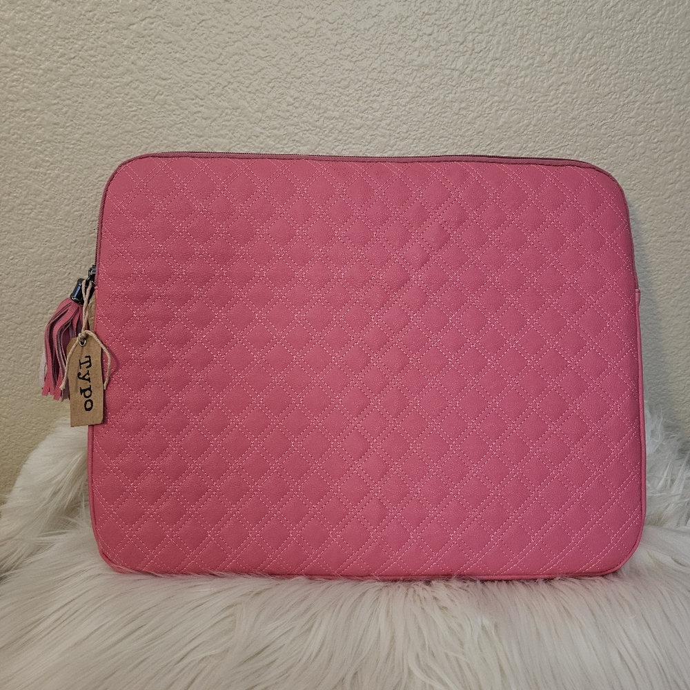 Typo Quilted Hot Pink Laptop Case / Sleeve - New with Tags - 15 inch